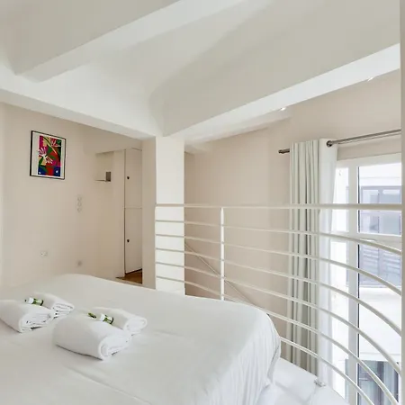 Mini-loft De Charme Au Coeur De Parigi